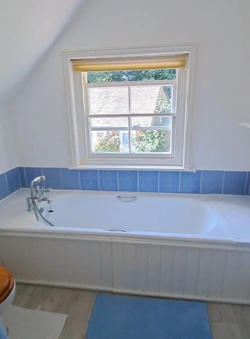 Landford'S Cottage, Your Retreat! Exterior photo
